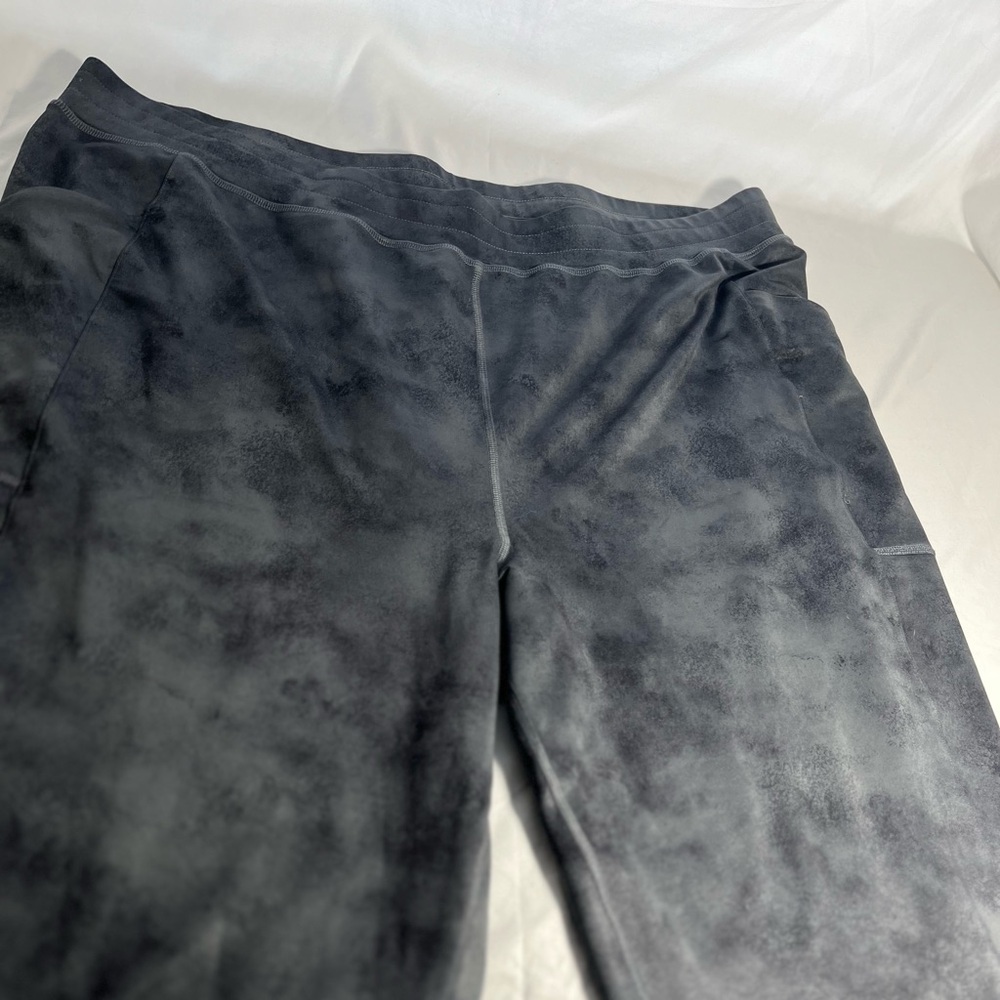 Fabletics Grey and Black Leggings Size 3XL